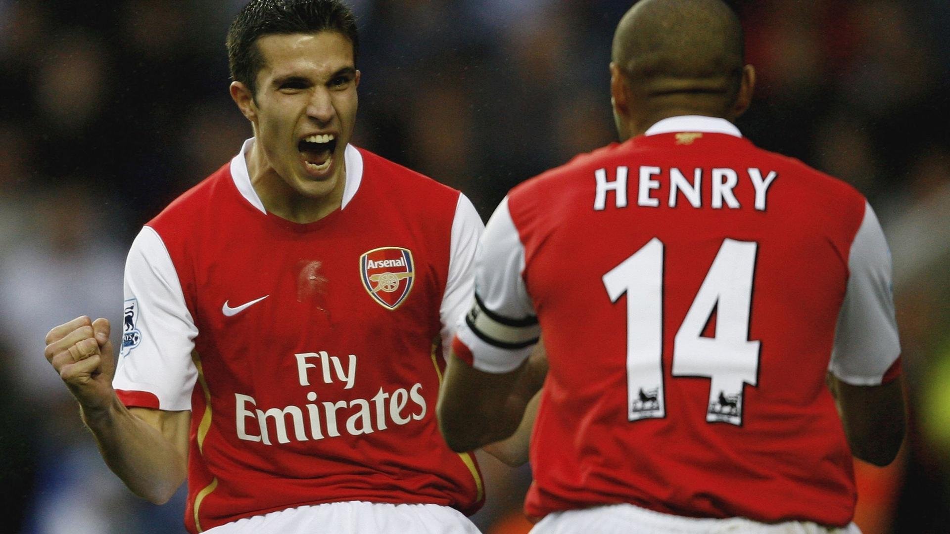 “德甲焦点战：领头羊遭遇强队挑战”，法甲领头羊